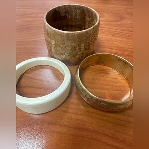 3 Vintage Elegant Wooden and Metal Bangle Set